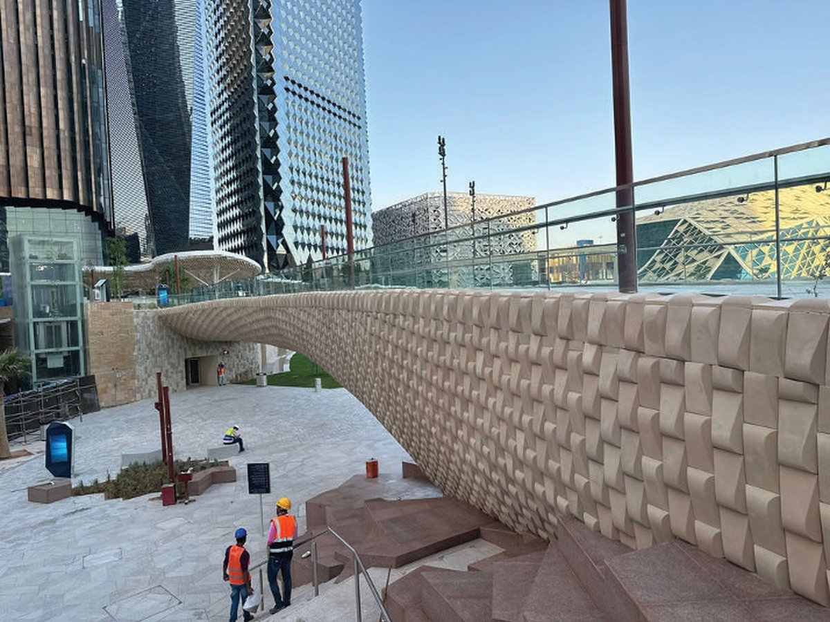 جسر مشاة أبراج كافد